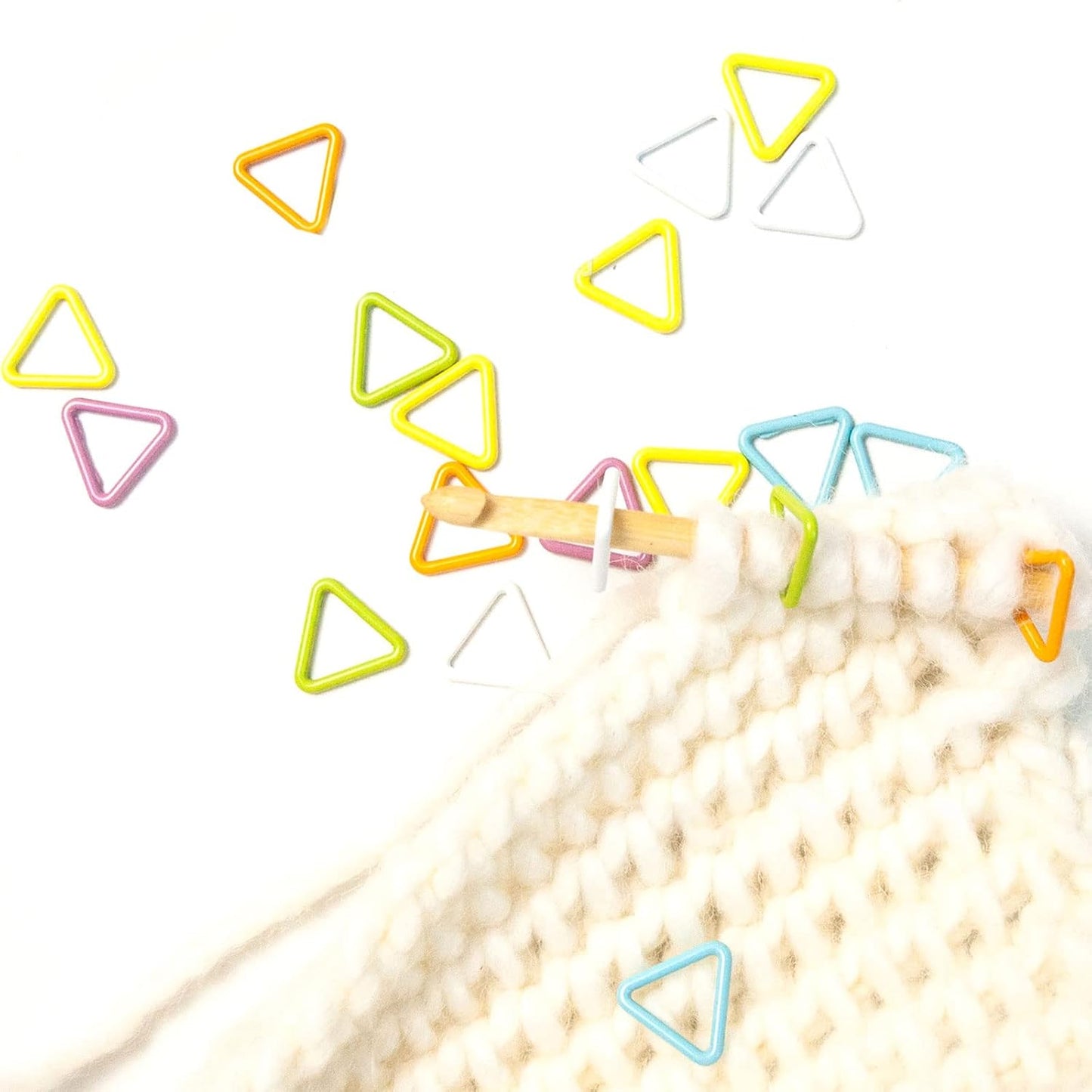 Hilsayum 30PCS Mini Metal Stitch Markers Triangle-Shaped Stitch Markers Multicolor Crochet Markers for Sewing Weaving