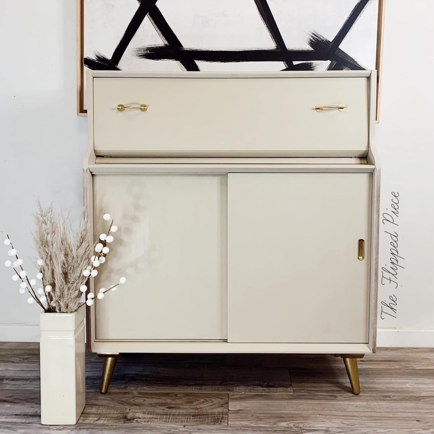 Dixie Belle Paint Company Chalk Finish Furniture Paint - Sand Bar (8oz) - Matte Neutral Tan Chic Chalk Mineral DIY Furniture Paint