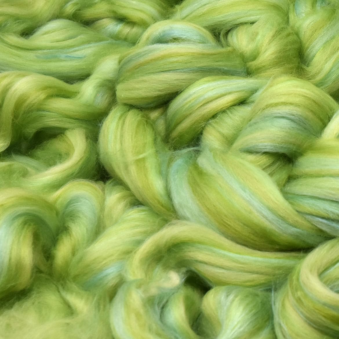 Merino Silk Luxe Tonal Designer Blend. Superfine Merino, Mulberry Silk, Tussah Silk. Top Roving for Spinning or Felting. Enchanted Forest 1oz