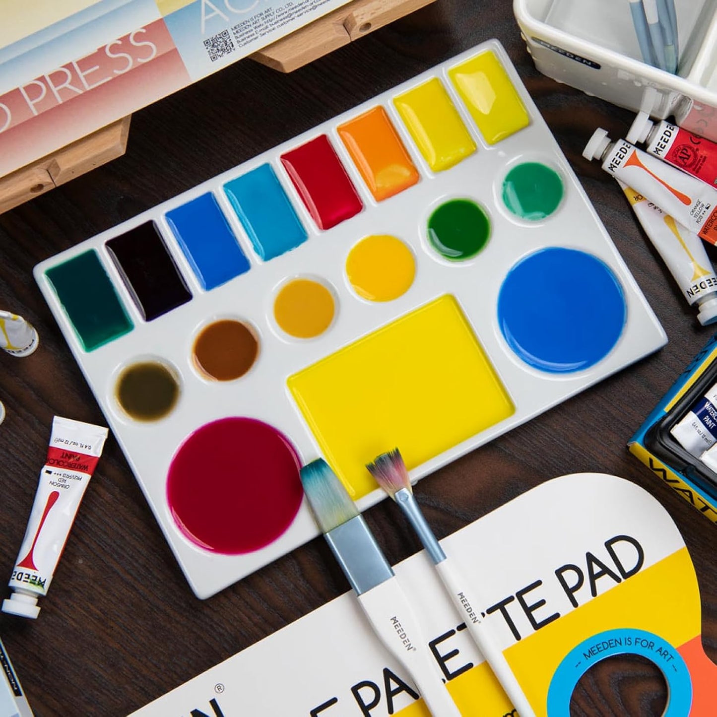 MEEDEN Studio Ceramic Paint Palette, Porcelain Watercolor Palette for Artists Painting, Acrylic Gouache Watercolor Mixing Tray,17-Well 9 x 6.5 Inch