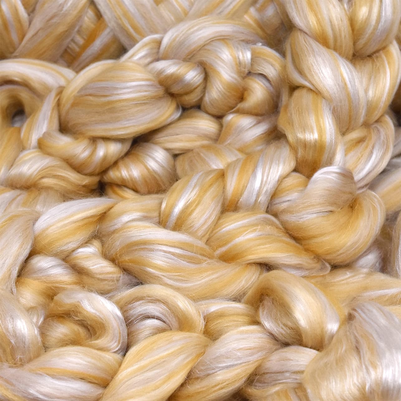 Merino Silk Luxe Tonal Designer Blend. Superfine Merino, Mulberry Silk, Tussah Silk. Top Roving for Spinning or Felting. Champagne Bliss 4oz