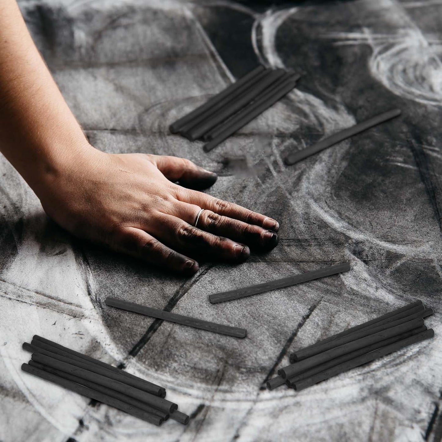 Gueevin 100 Pcs Willow Charcoal Sticks, Willow Charcoal, Artists, Beginners, Students, Perfect for Sketching, Drawing, Shading, and Fine Art Christmas Gifts for Art (7-9mm)