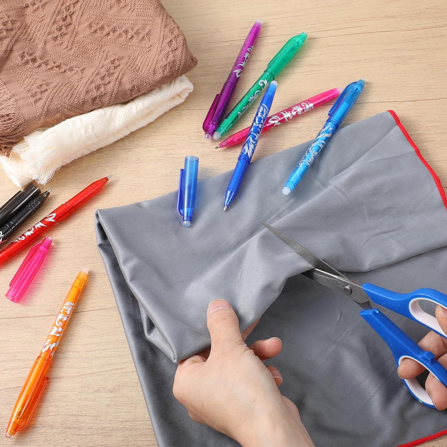 8pcs Heat Erasable Pens for Fabric, Fabric Marking Pens Fabrics Markers No Ghost Lines, Disappearing Ink for Precise Marking for Quilting Sewing Embroidery DIY Dressmaking Fabrics Tailors Chalk