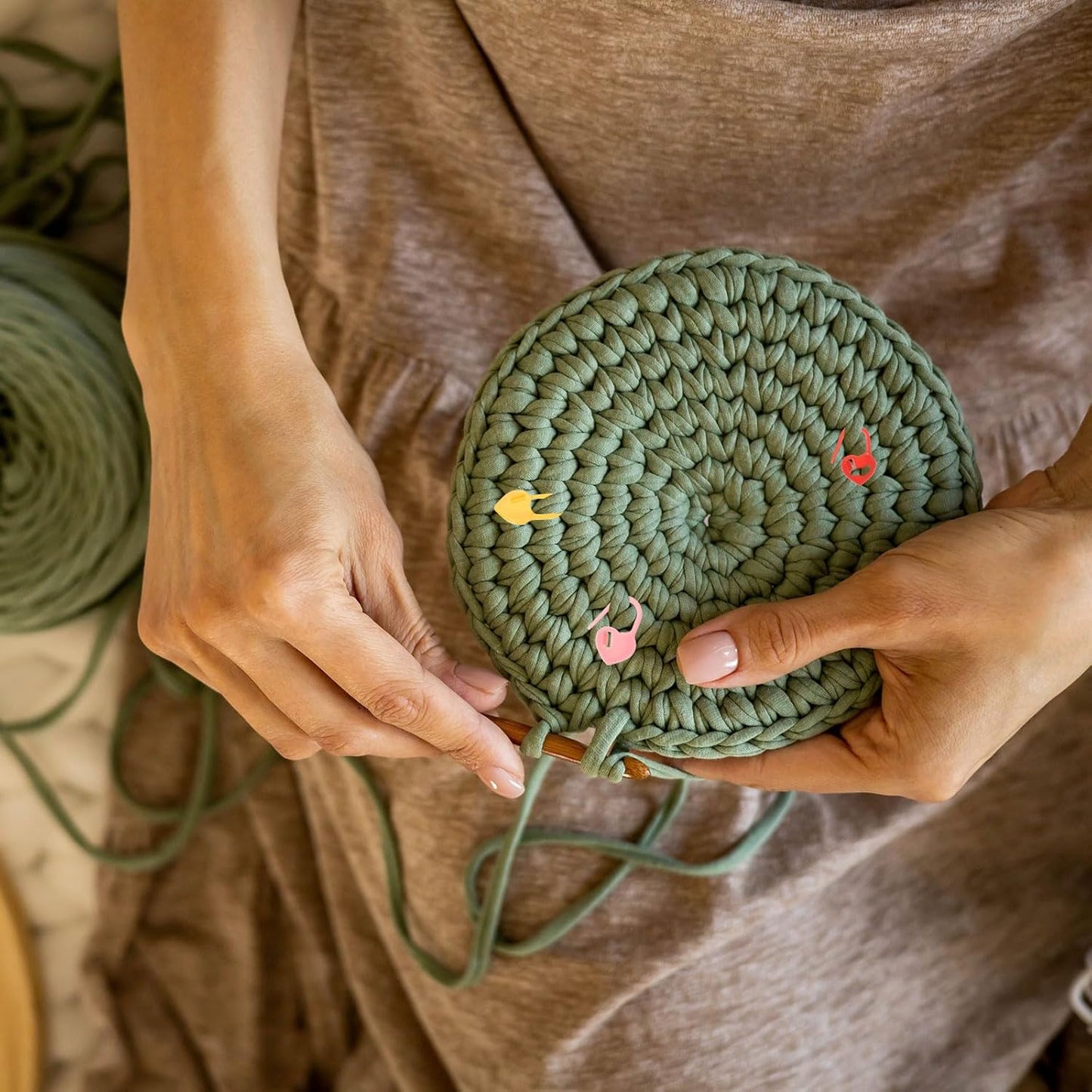 uxcell 200pcs Stitch Markers for Crocheting, Heart Shaped Crochet Marker Needle Clip Counter for Knitting Clothing Tag DIY Craft,Pink