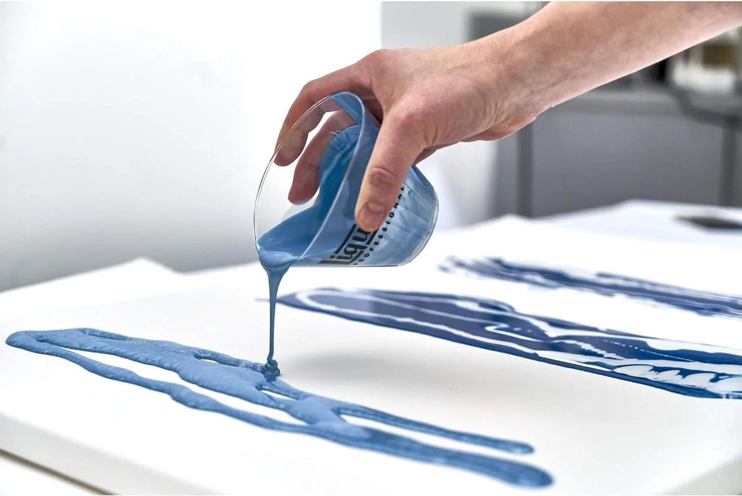 Liquitex Professional Effects Medium, 946ml (32-oz), Gloss Pouring Medium