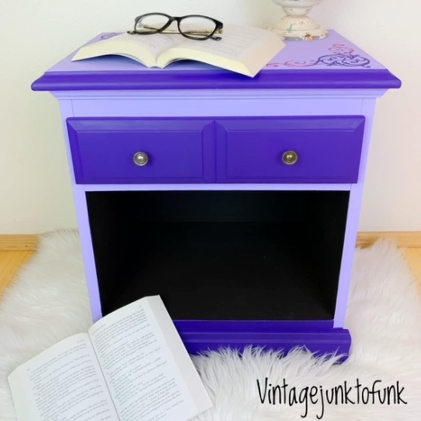 Dixie Belle Paint Company Chalk Finish Furniture Paint - Amethyst (4oz) - Matte Deep Purple Chic Chalk Mineral DIY Furniture Paint