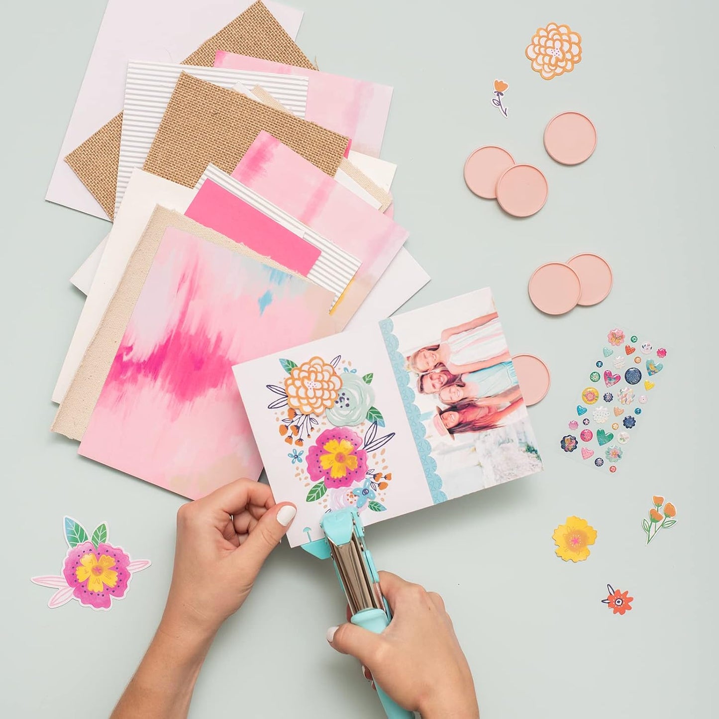 We R Memory Keepers Crop-A-Dile Disc Power Punch Blue, Comfort Handle, Scrapbooking Tool, Compatible for Most Tin, Metal, Craft Paper, Leather, Fabric