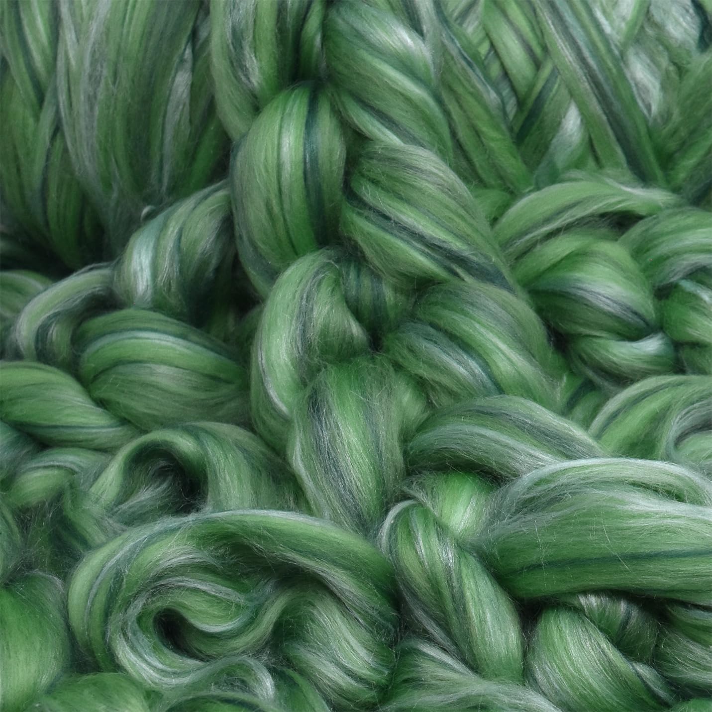 Merino Silk Luxe Tonal Designer Blend. Superfine Merino, Mulberry Silk, Tussah Silk. Top Roving for Spinning or Felting. Velvet Moss 4oz
