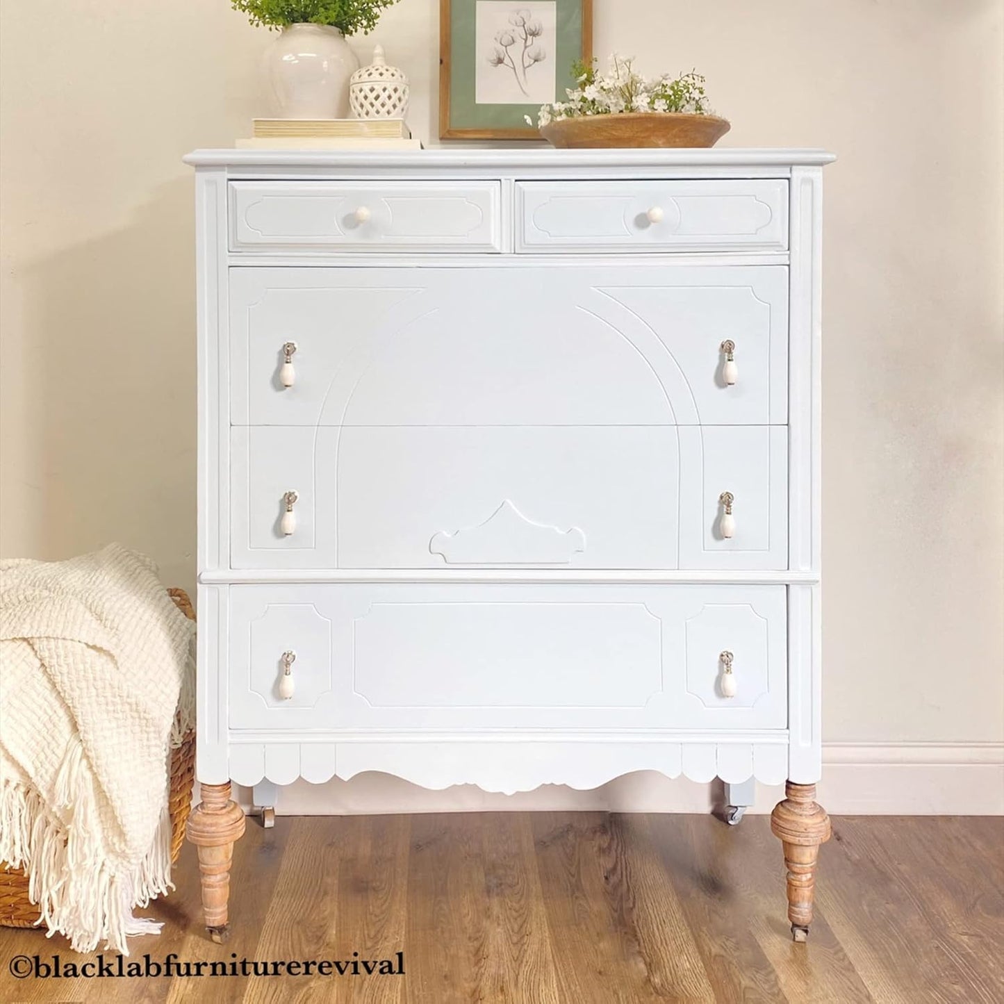 Dixie Belle Paint Company Chalk Finish Furniture Paint - Haint Blue (8oz) - Matte Pastel Blue Chic Chalk Mineral DIY Furniture Paint