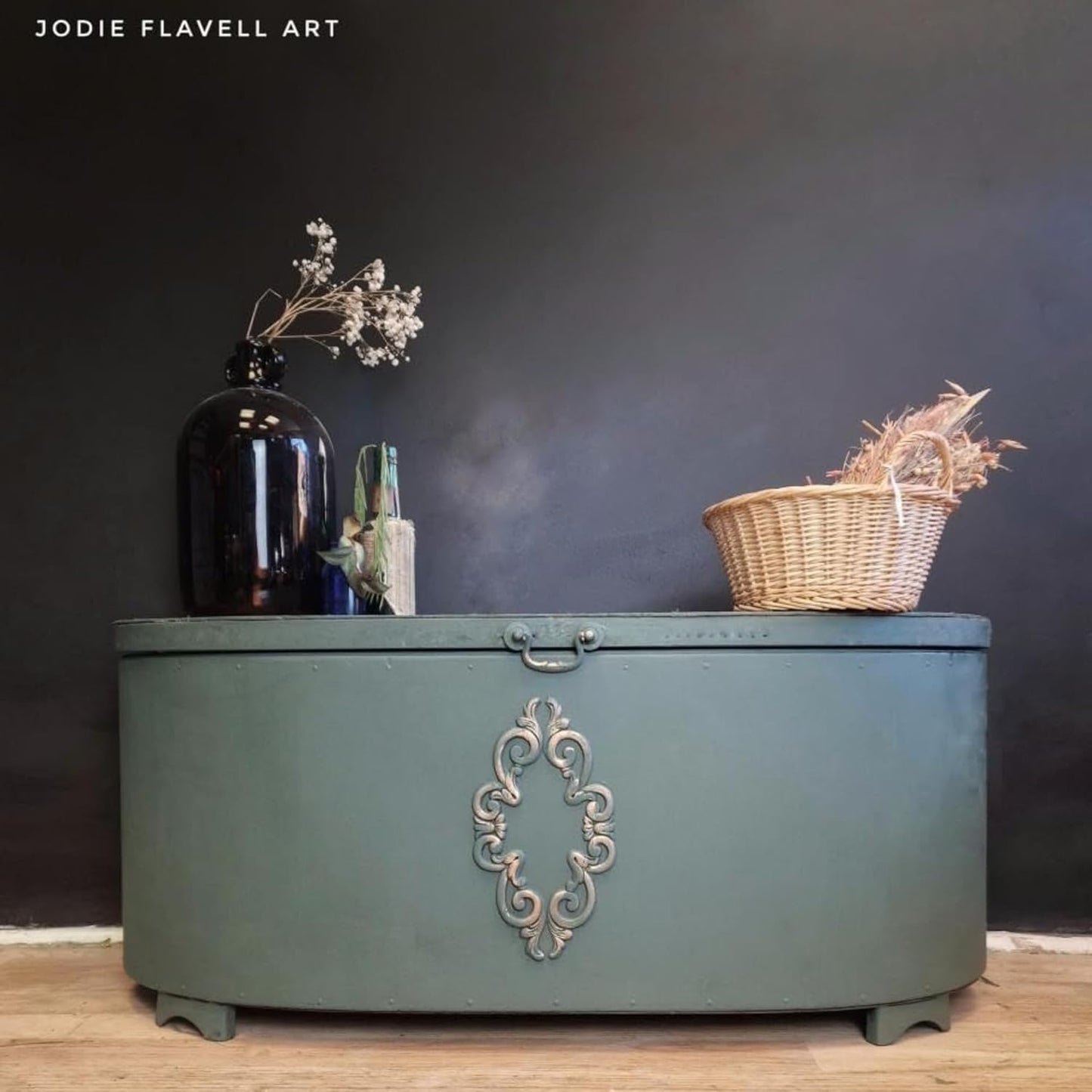 Dixie Belle Paint Company Chalk Finish Furniture Paint – Briar Patch (1 Gallon / 128oz) – Matte Chic Chalk Mineral DIY Furniture Paint