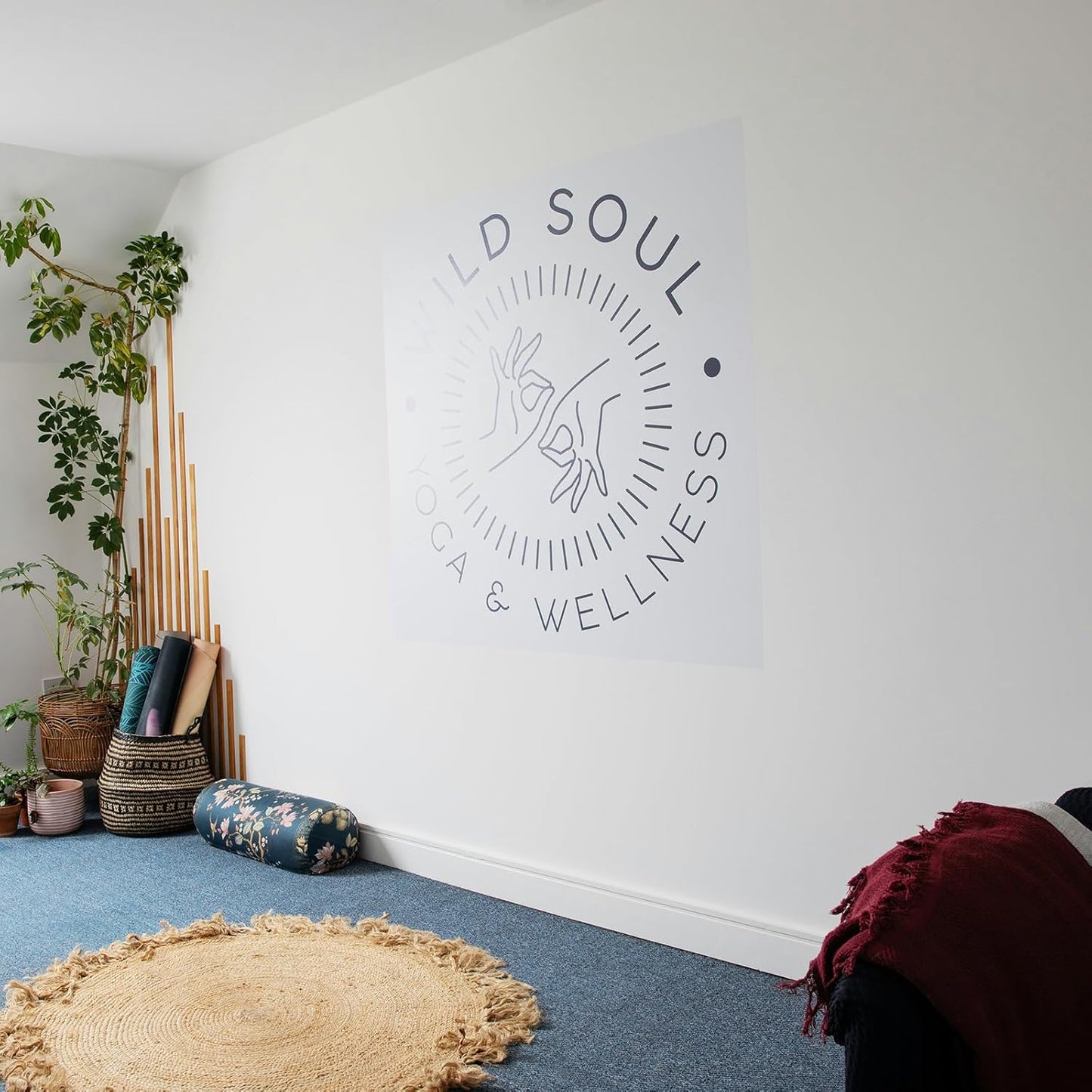 Ant Smart Adhesive Permanent Vinyl Compatible with Cricut Explore and Maker Series Without Cutting Mats, Create DIY Projects, Decals, Stickers & More (Silver, 13inch x 5ft)