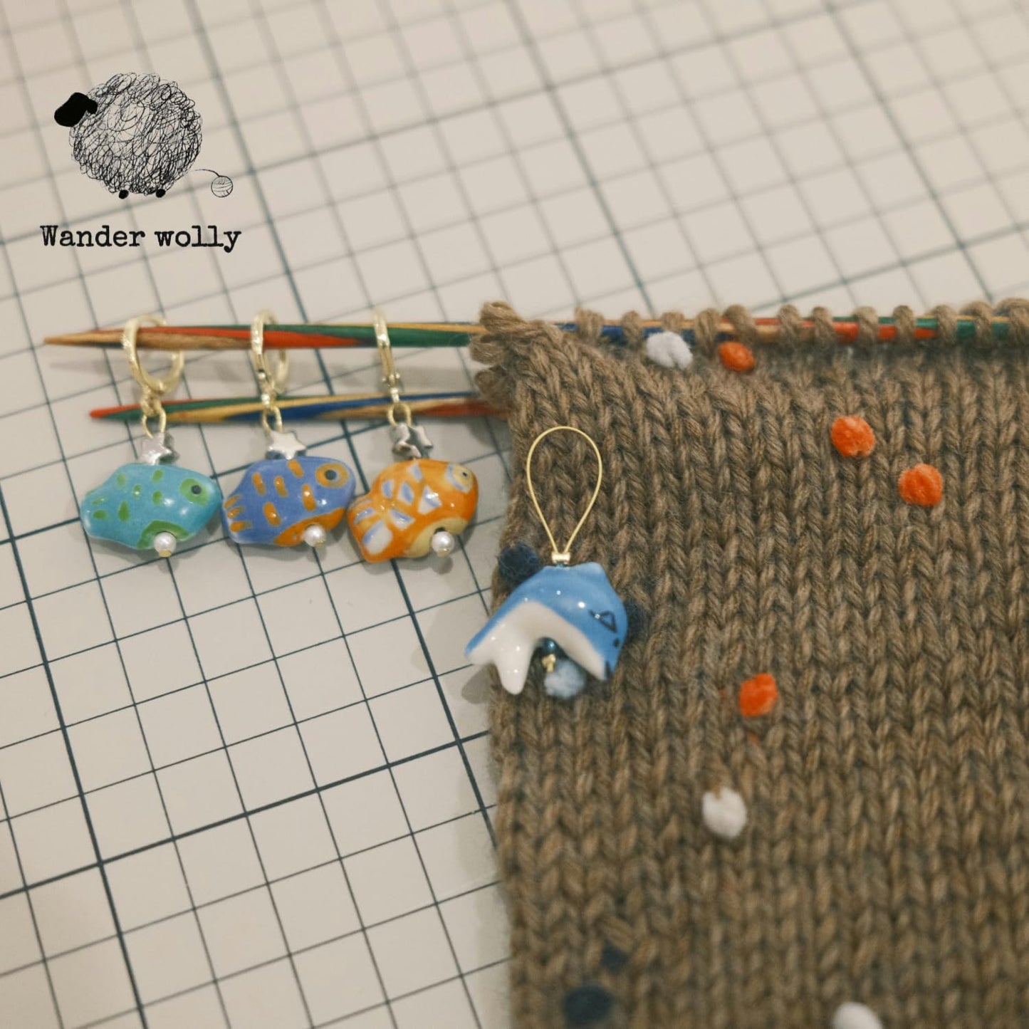 Handmade Ocean Fish Stitch Markers 4 PCS in One Case, Three Tropical Fish with Removable Markers, One Dolphin Closed Ring for Knitting and Crochet