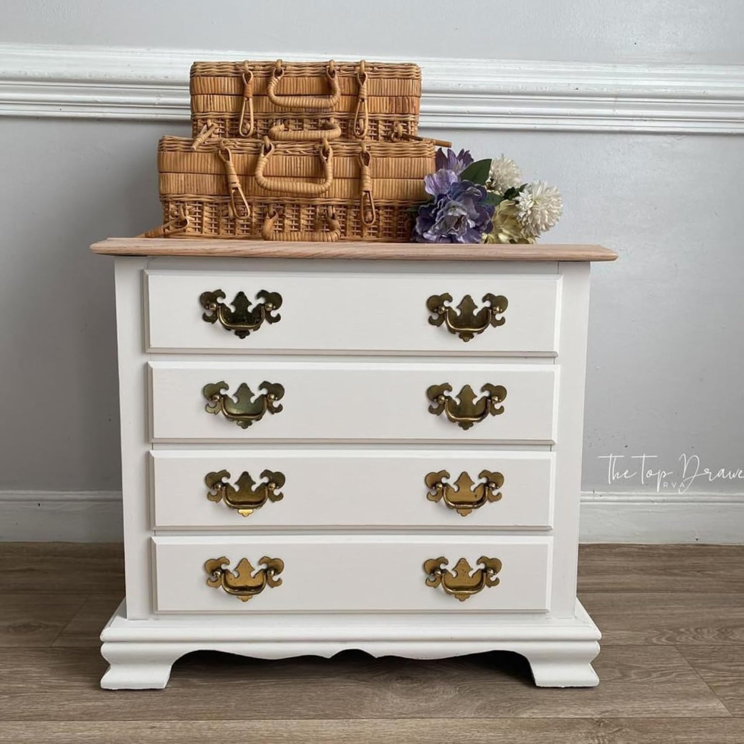 Dixie Belle Paint Company Chalk Finish Furniture Paint – Gardenia (32oz) – Matte Chic Chalk Mineral DIY Furniture Paint