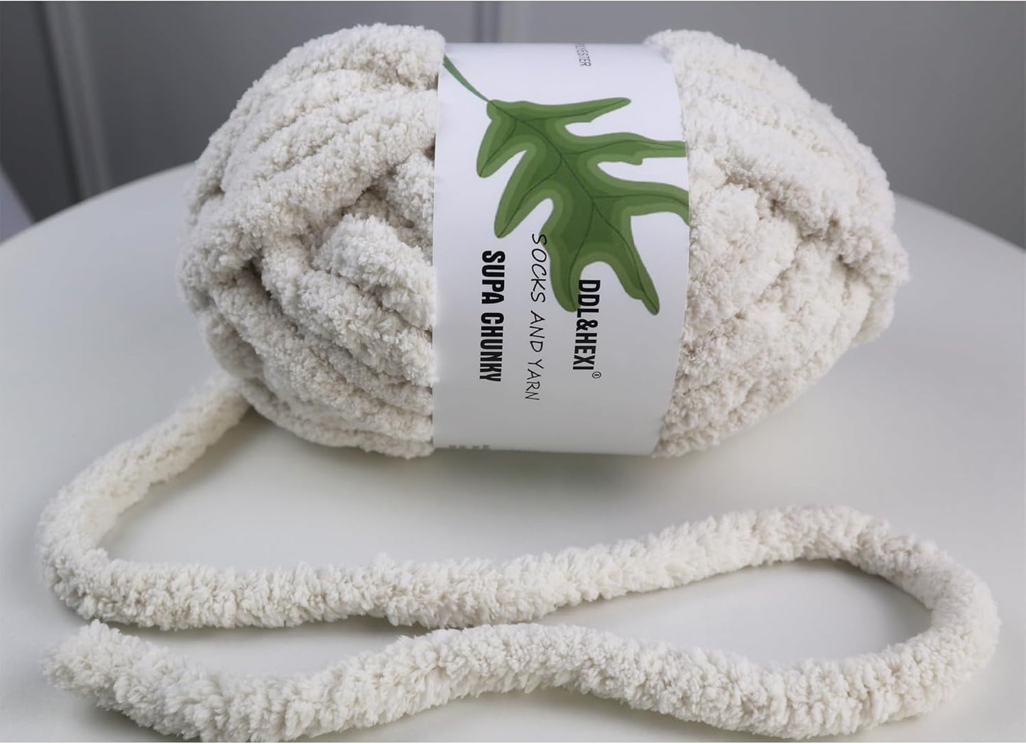 DDL&HEXI 4 Pack Super Chenille Chunky Yarn for Hand Knit, Blanket Making Kit, Jumbo Knitting, 4x8oz (226g) per Bag, Soft Polyester for Crochet, Knitting, and DIY Projects (White-4)