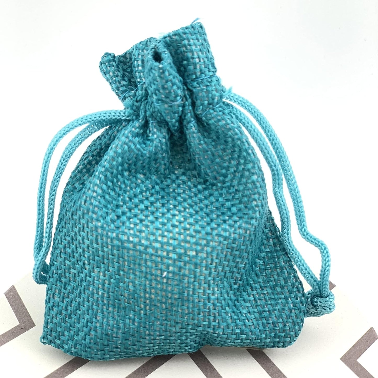 Palmhomee Pack of 25 Burlap Gift Bags with Drawstring Linen Jewelry Pouches Wedding Hessian Jute Bags for Birthday Jewelry and Treat Pouches Party Wedding Favors Gift Art and DIY Craft (2.8x3.6 Inch, Peacock Blue)