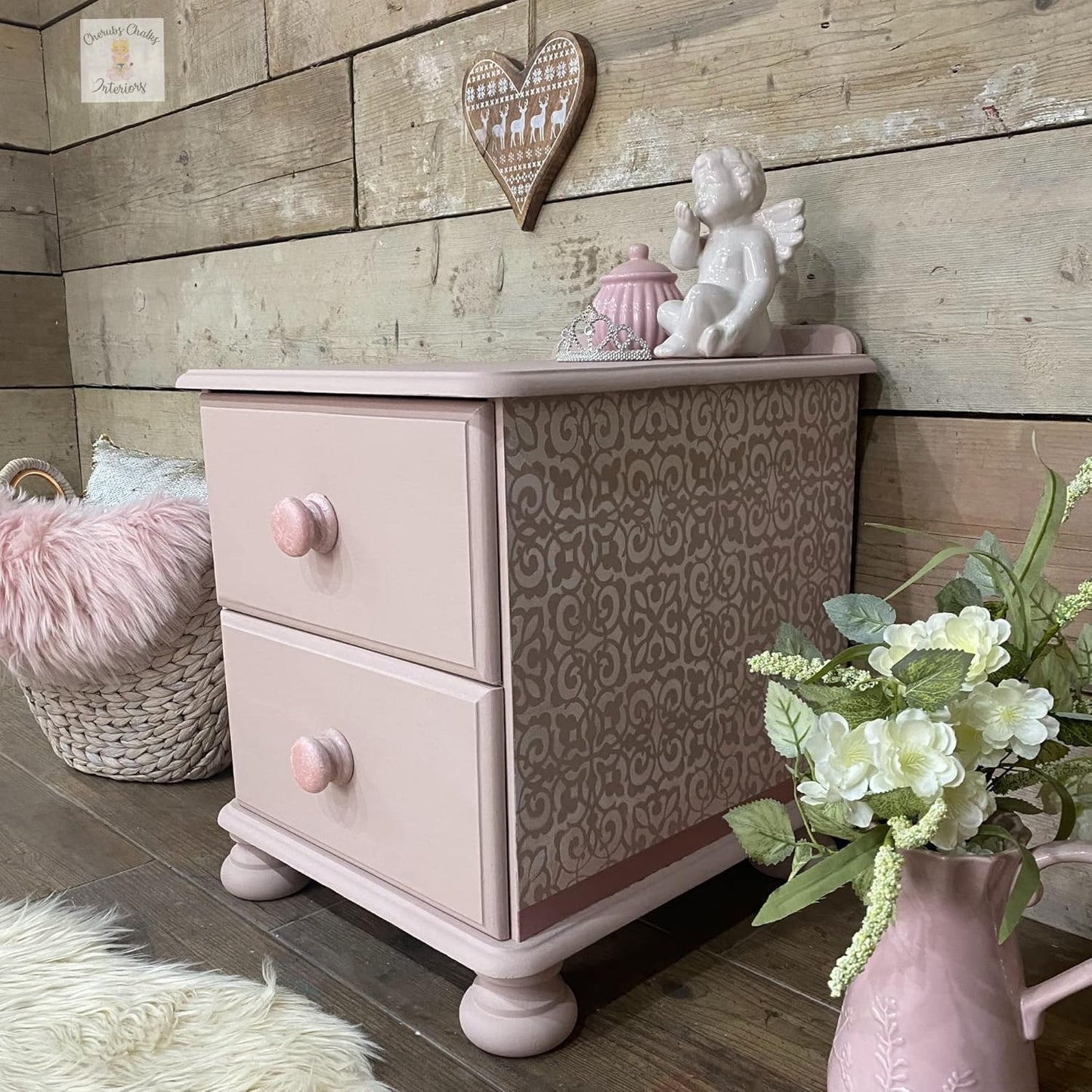 Dixie Belle Paint Company Chalk Finish Furniture Paint - Soft Pink (32oz) - Matte Dainty Pink Chic Chalk Mineral DIY Furniture Paint