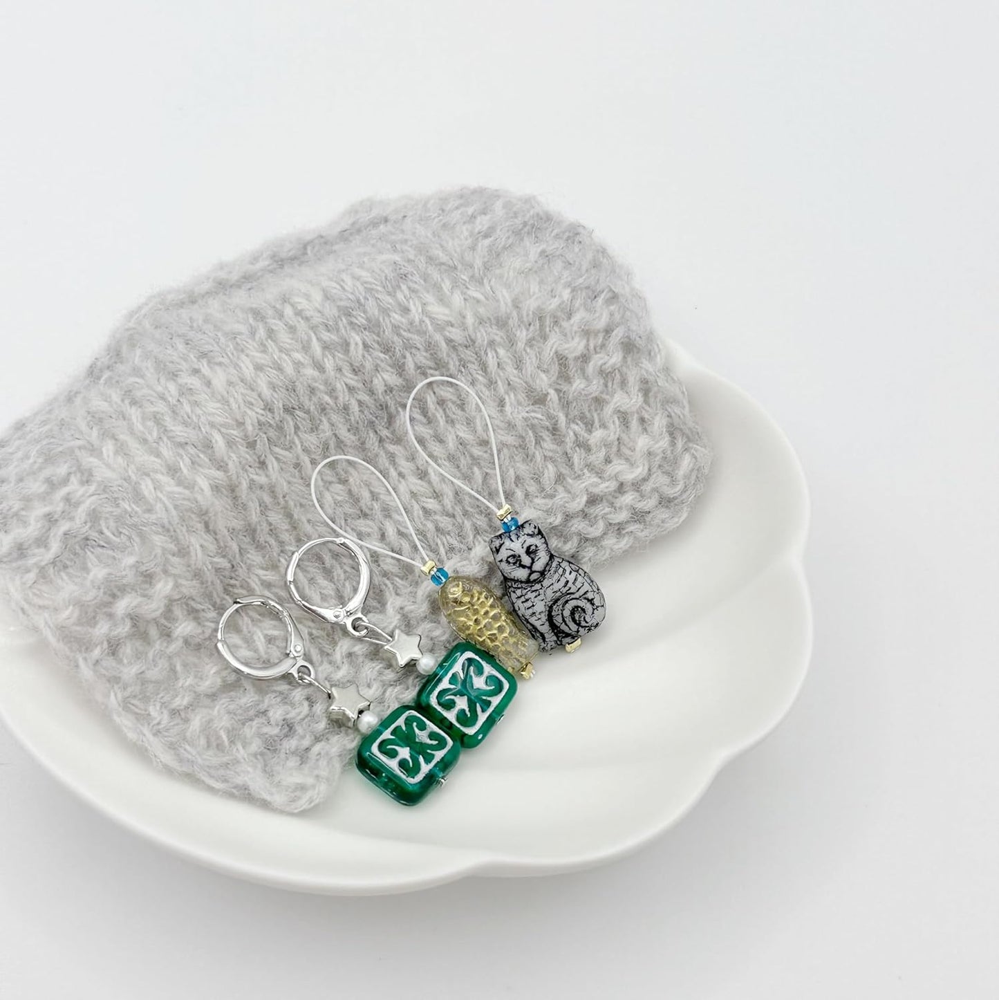 Handmade Stitch Markers for Knitting and Crochet, Two Green Floral Removable Rings, Gold-Edged Fish and Gray Cat Closed Ring, with Storage Case.