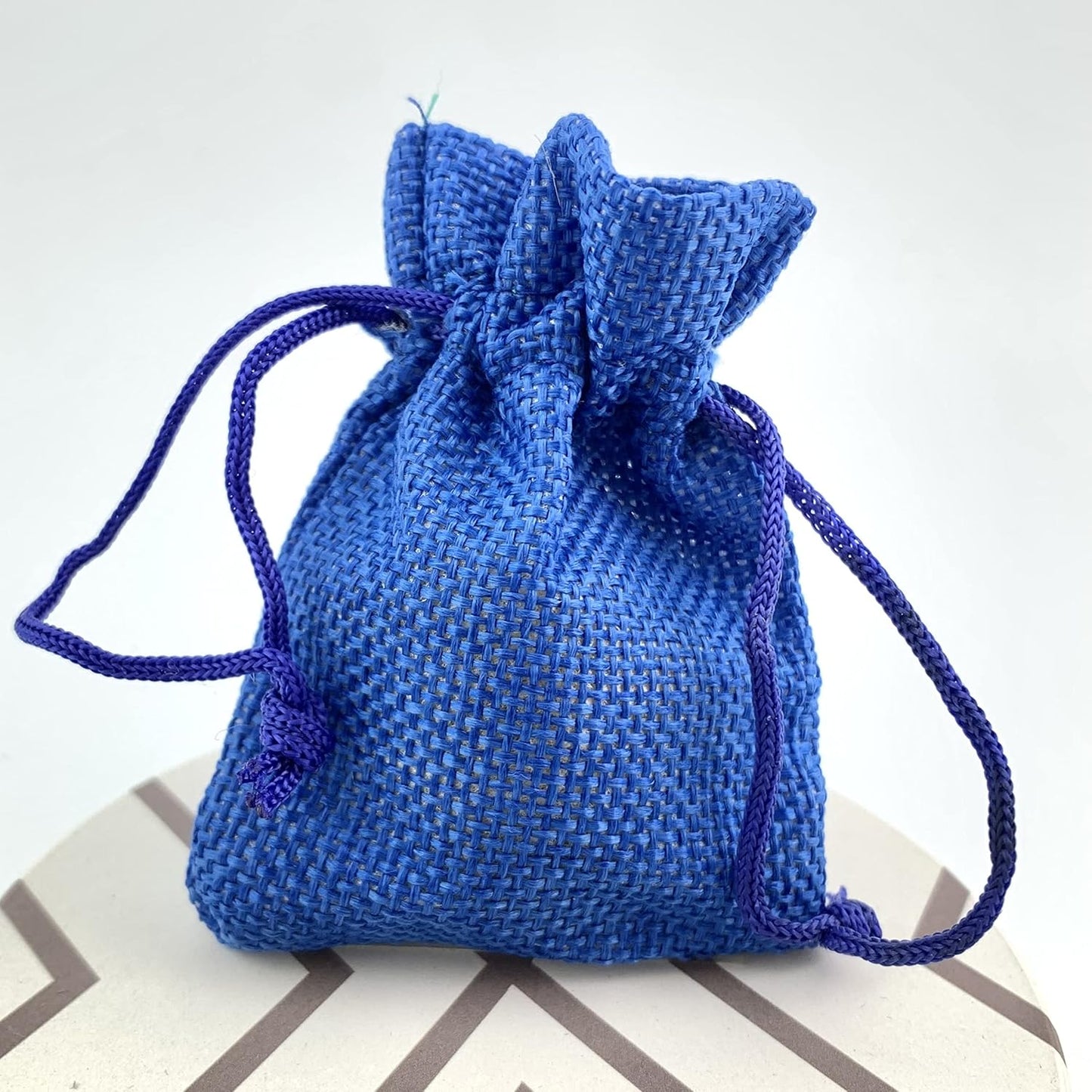 Palmhomee Pack of 25 Burlap Gift Bags with Drawstring Linen Jewelry Pouches Wedding Hessian Jute Bags for Birthday and Treat Pouches Party Wedding Favors Gift (2.8x3.6 Inch, Royal Blue)