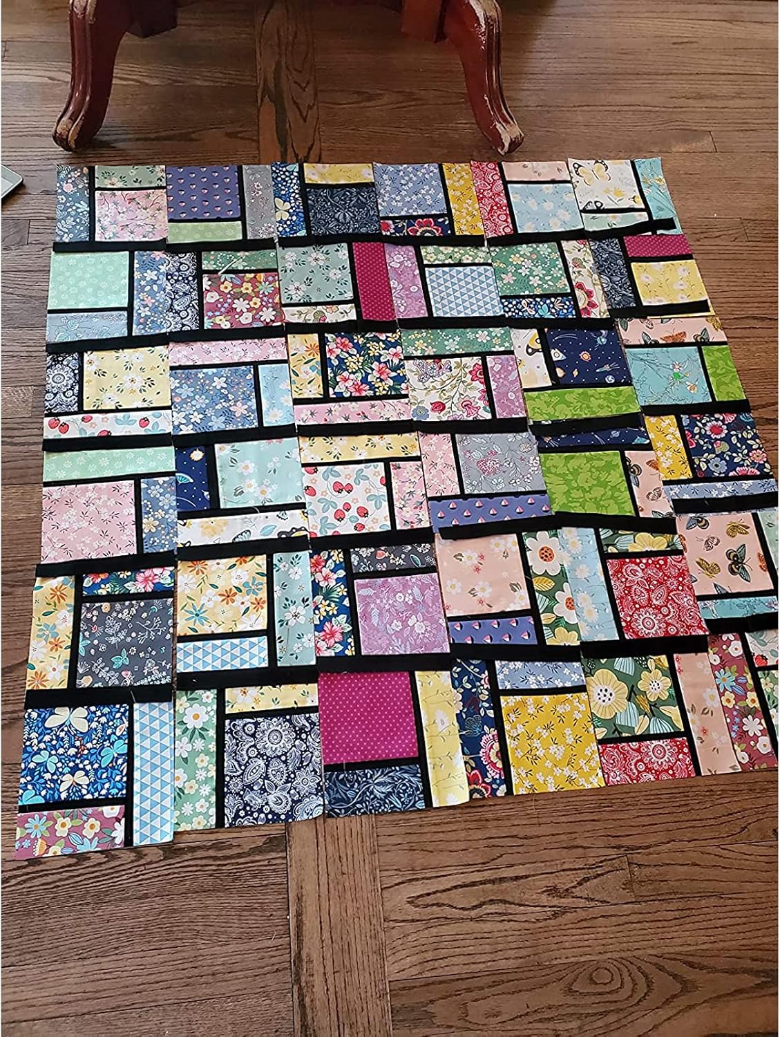 HANPATQUI 200PCS 4 x 4 inch Floral 100% Cotton Fat Quarters Fabric for Sewing and Quilting Bundles Precut Fabric Square for DIY Craft Patchwork